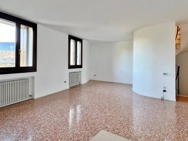 Appartamento in vendita a Vicenza VI