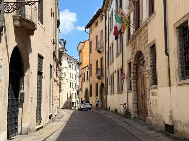 Appartamento in vendita a Vicenza VI