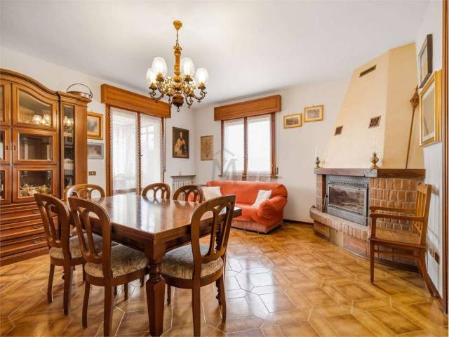 Appartamento in vendita a Viano RE