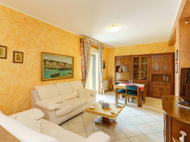 Appartamento in vendita a Viagrande CT