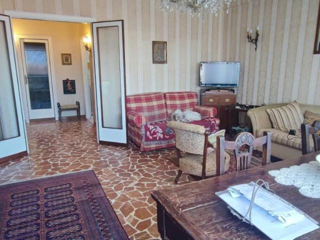 Appartamento in vendita a Viareggio