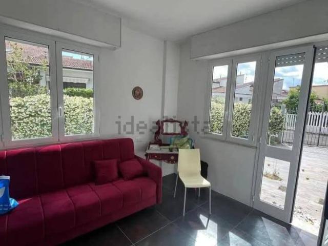 Appartamento in vendita a Viareggio, Torre Del Lago