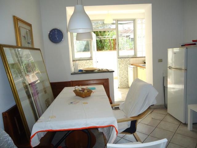 APPARTAMENTO in VENDITA a VIAREGGIO CENTRO PINETA di 4 vani