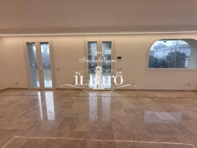 Appartamento in vendita a Viareggio LU
