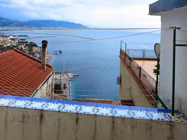 Appartamento in vendita a Vietri Sul Mare