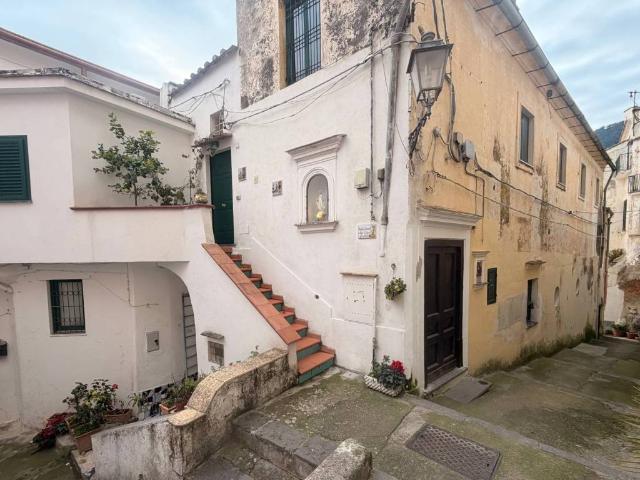 Appartamento in vendita a Vietri sul Mare SA