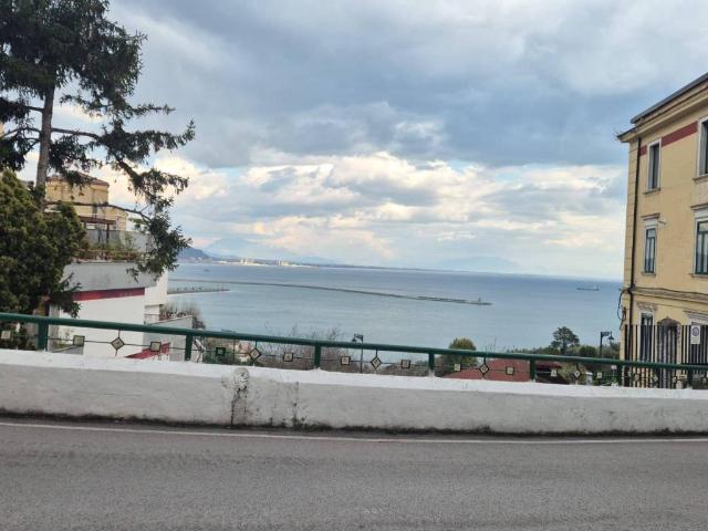 Appartamento in vendita a Vietri sul Mare SA