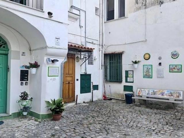 Appartamento in vendita a Vietri sul Mare SA