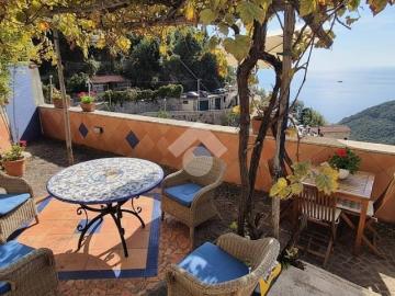 Appartamento in vendita a Vietri sul Mare SA
