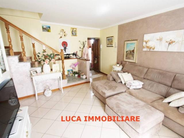 Appartamento in vendita a Villa Basilica LU