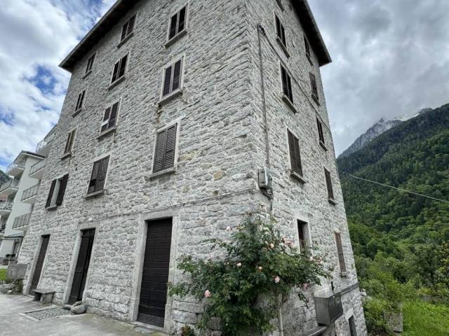 Appartamento in vendita a Villa di Chiavenna SO