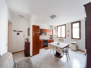 Appartamento in vendita a Villasanta MB