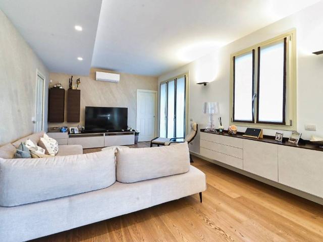 Appartamento in vendita a Villasanta MB