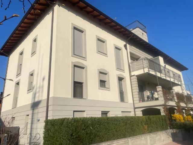 Appartamento in vendita a Villasanta MB