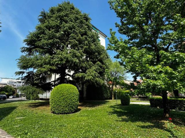 Appartamento in vendita a Vimercate MB