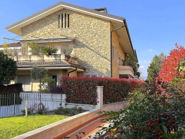 Appartamento in vendita a Vimercate MB