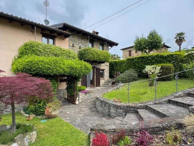 Villa in vendita a Zavattarello PV