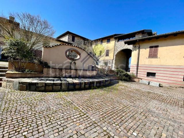 Appartamento in vendita a Ziano Piacentino, Vicobarone