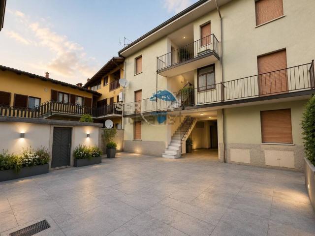Appartamento in vendita di 400 m² in Via Giosuè Carducci
