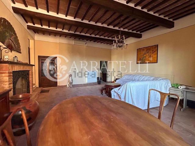 Appartamento in vendita di 400 m² in Via del Pero, 1