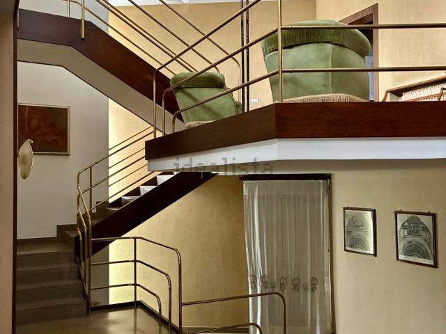 Appartamento in vendita di 400 m² in Via Santa Maria in Vanzo