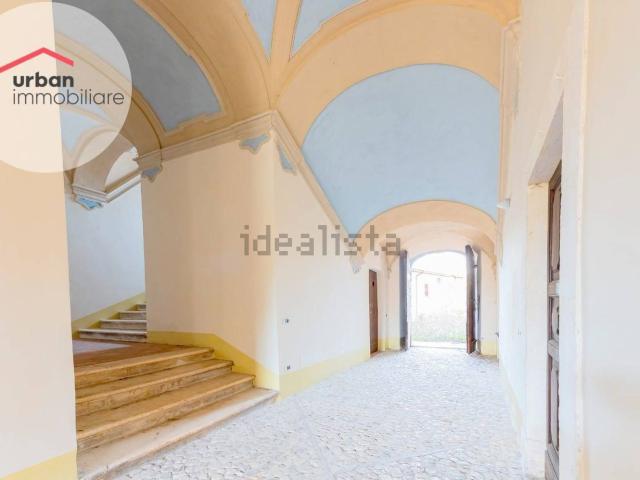Appartamento in vendita di 400 m² in Via Roma
