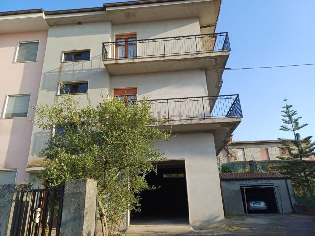 Appartamento in vendita di 400 m² in Viale della Resistenza, 13