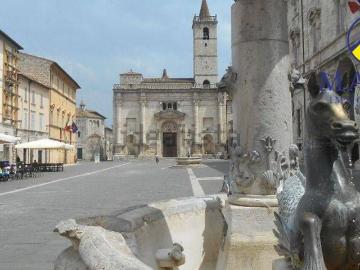 Largo Giuseppe Fabiani, Ascoli Piceno, Ascoli Piceno Marche