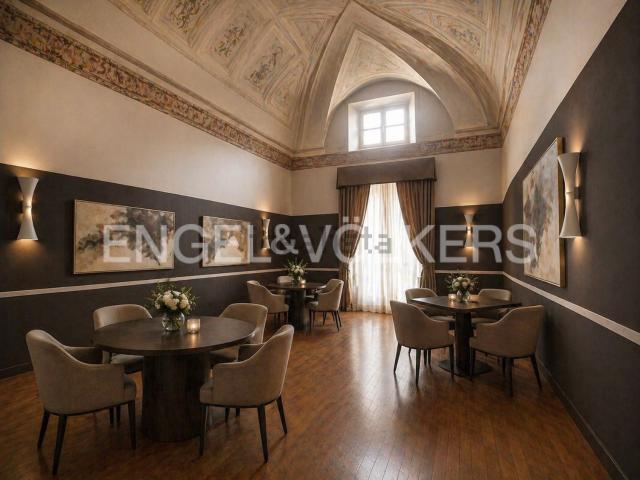 Appartamento in vendita di 408 m² in Via Alessandro Manzoni