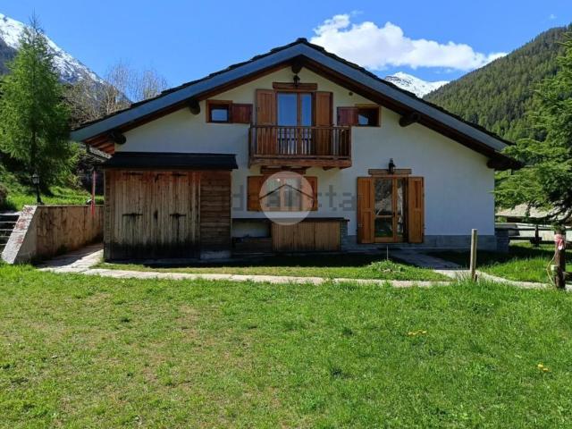 Appartamento in vendita di 40 m² in Frazione Les Toules, 45