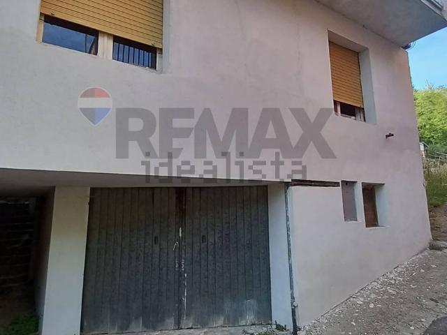 Appartamento in vendita di 40 m² in Via Piano Sottano, 41