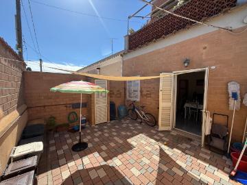 Piazza Santa Maria Regina - Cantina, Parcheggio auto