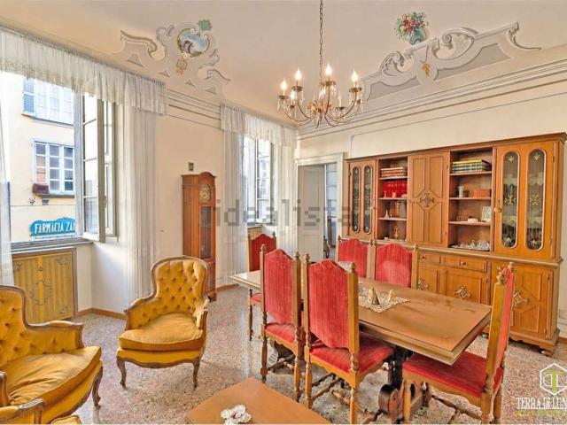 Appartamento in vendita di 410 m² in Via Pietro Cocchi