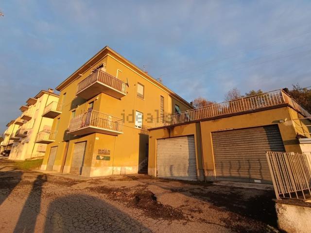Appartamento in vendita di 420 m² in Via Renzo Pezzani, 10