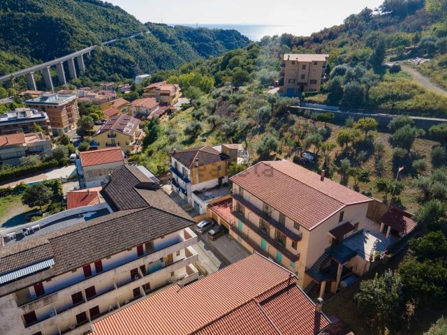 Appartamento in vendita di 420 m² in Contrada Pantana, 12
