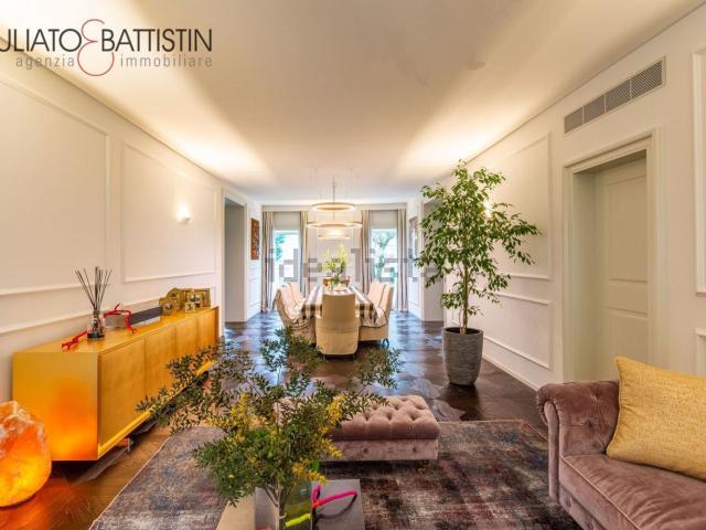 Appartamento in vendita di 420 m² in Corso Andrea Palladio