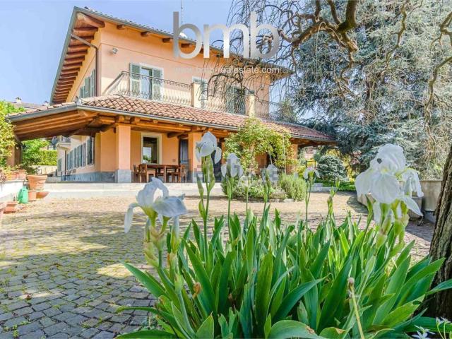 Appartamento in vendita di 428 m² in Via Fratelli Giordano, 7