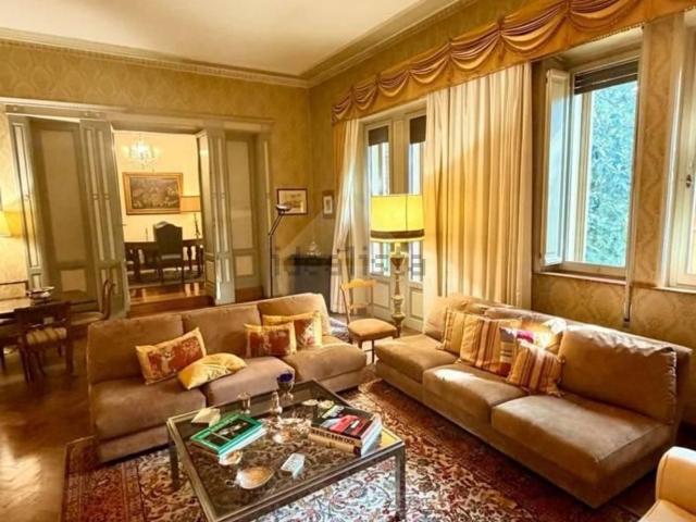Appartamento in vendita di 450 m² in Via San Francesco