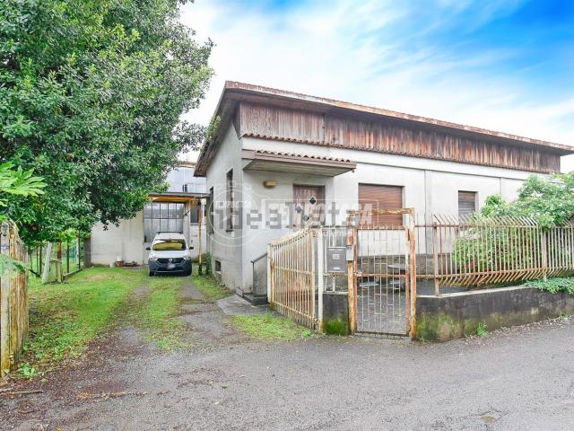 Appartamento in vendita di 450 m² in Via Pinerolo