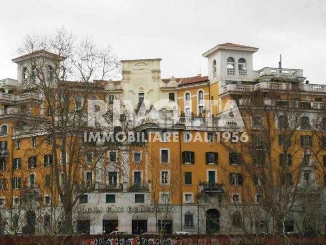 Appartamento in vendita di 451 m² in Piazza dell&apos Emporio