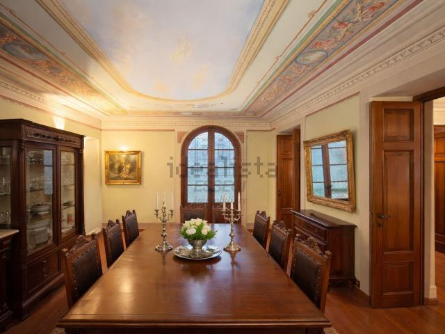 Appartamento in vendita di 451 m² in Piazza San Pietro Somaldi