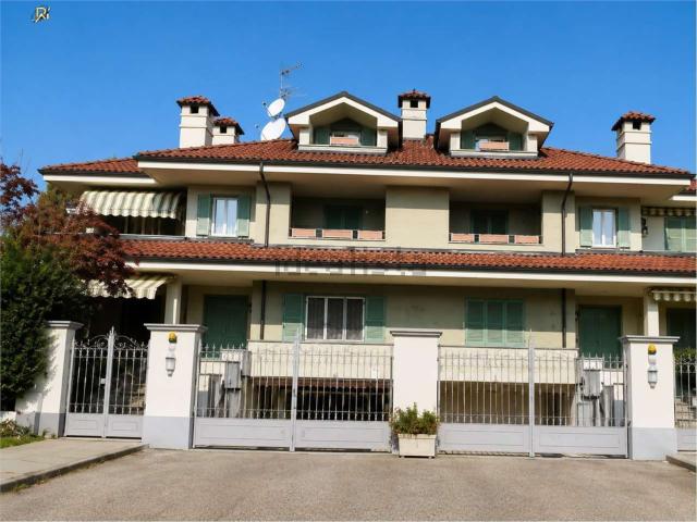 Appartamento in vendita di 457 m² in Via Luigi Einaudi, 7