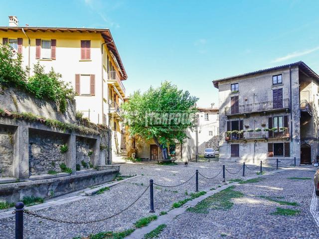 Appartamento in vendita di 45 m² in Via Valaperta