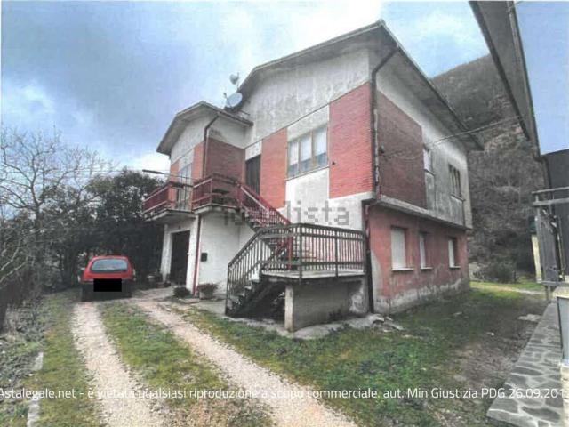 Appartamento in vendita di 462 m² in Via Circonvallazione