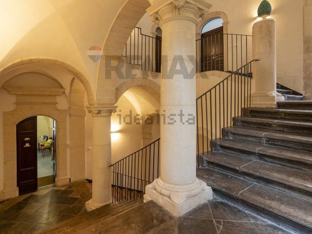 Appartamento in vendita di 462 m² in Corso Umberto I, 228