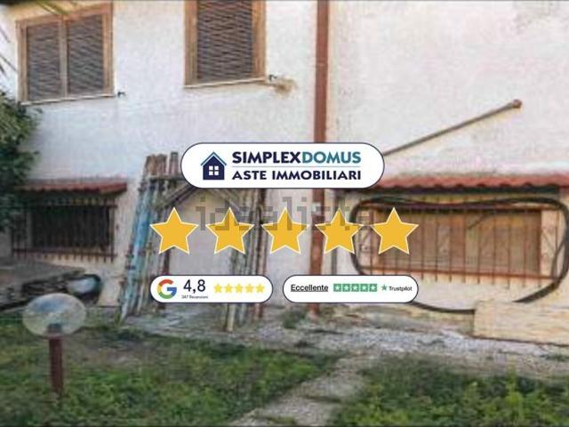 Appartamento in vendita di 467 m² in Via Folco Ruffo Di Calabria