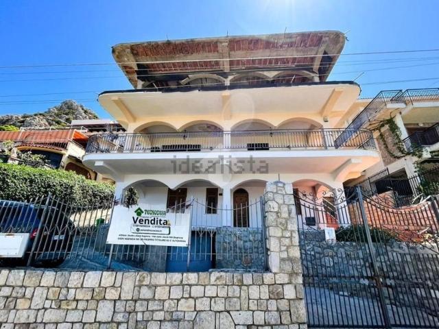Appartamento in vendita di 469 m² in Via Sant&apos Isìdoro Monte, 17