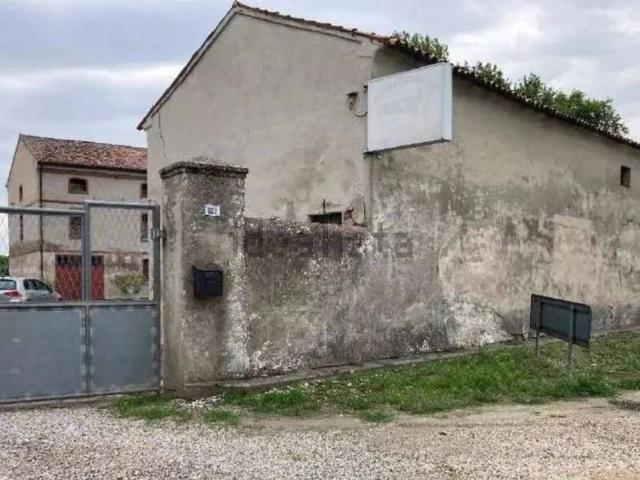 Appartamento in vendita di 472 m² in Via Capitello, 622