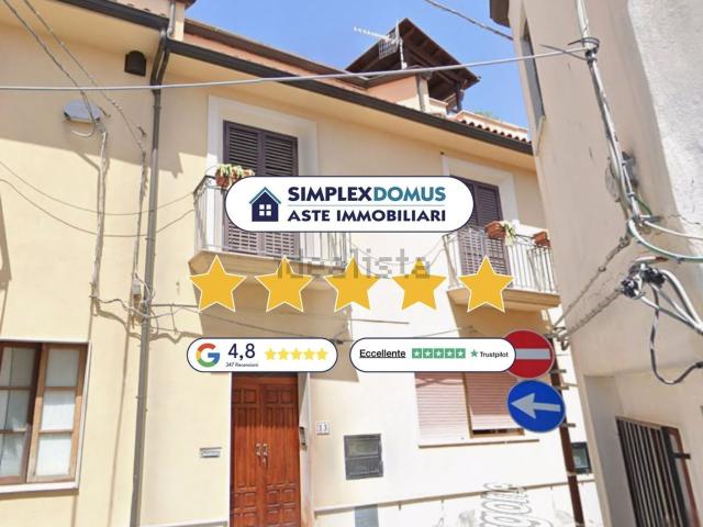 Appartamento in vendita di 472 m² in Via Zirgone