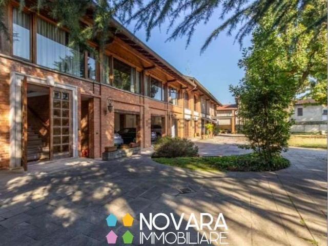 Appartamento in vendita di 474 m² in Via G. Matteotti, 11